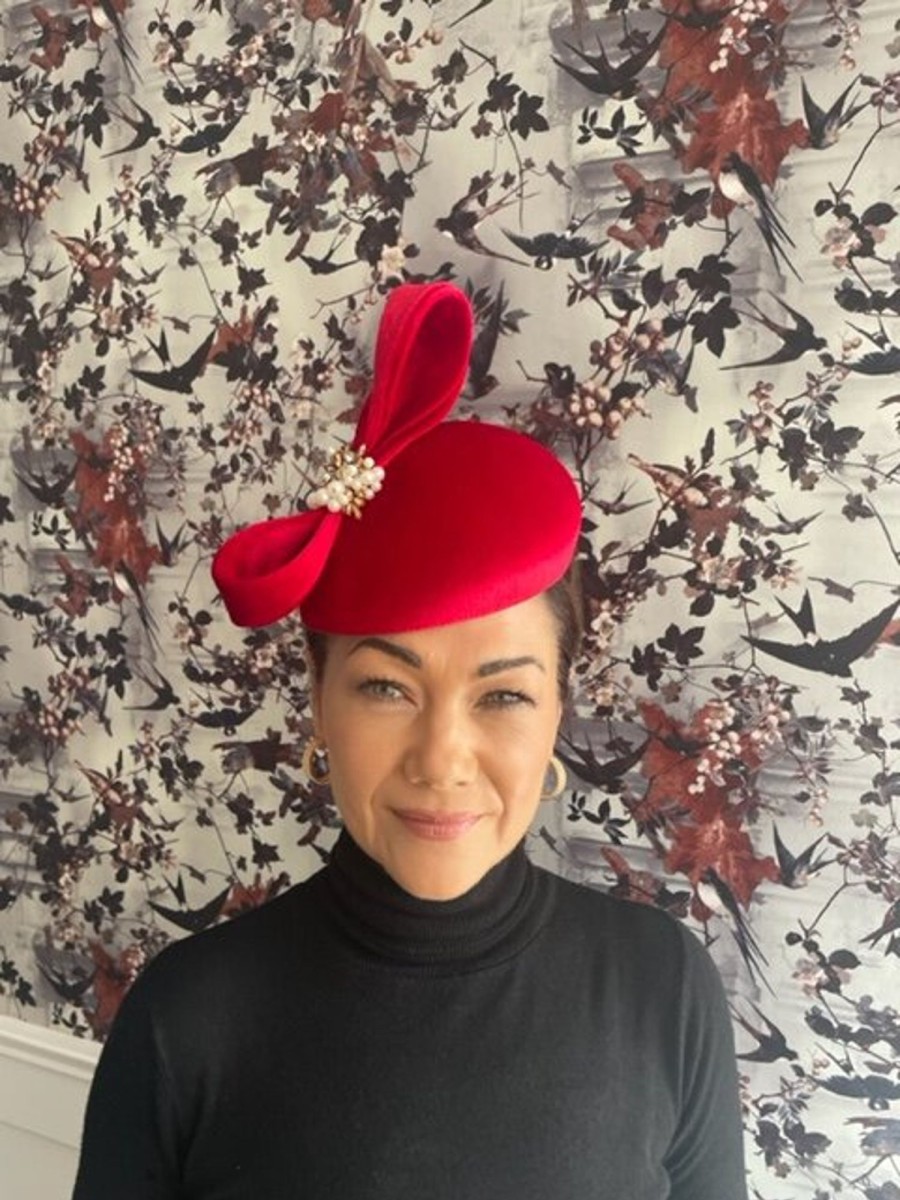 Headpiece Rental | The Stables Birr No.40 - Red Velvet And Pearl