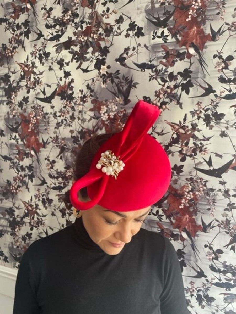 Headpiece Rental | The Stables Birr No.40 - Red Velvet And Pearl